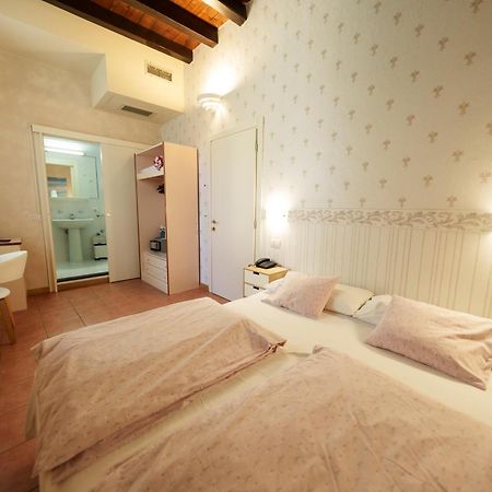 Hotel San Filis San Felice del Benaco Ngoại thất bức ảnh