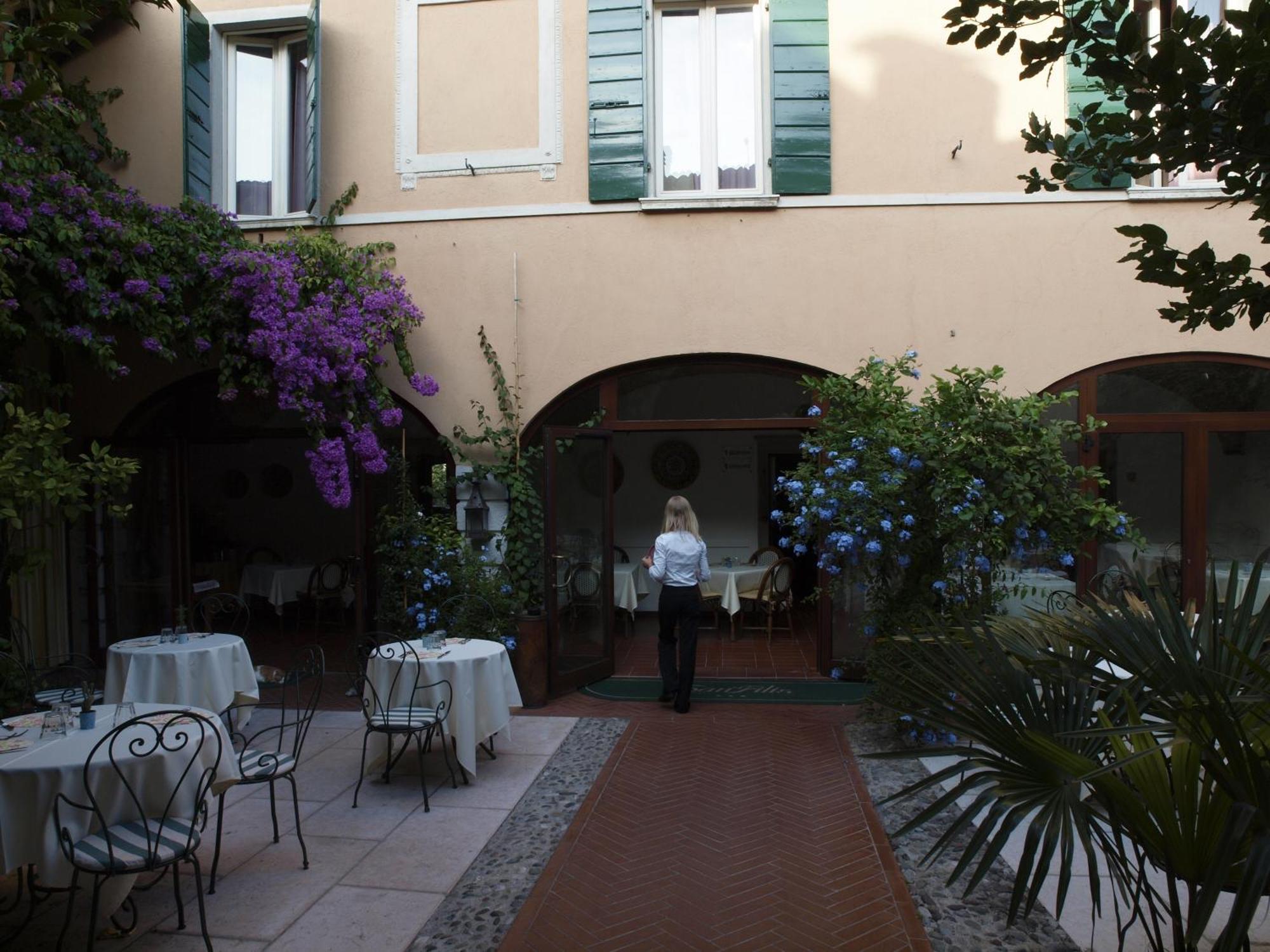 Hotel San Filis San Felice del Benaco Ngoại thất bức ảnh