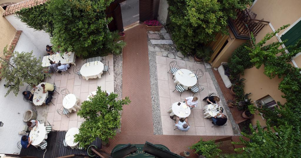 Hotel San Filis San Felice del Benaco Ngoại thất bức ảnh